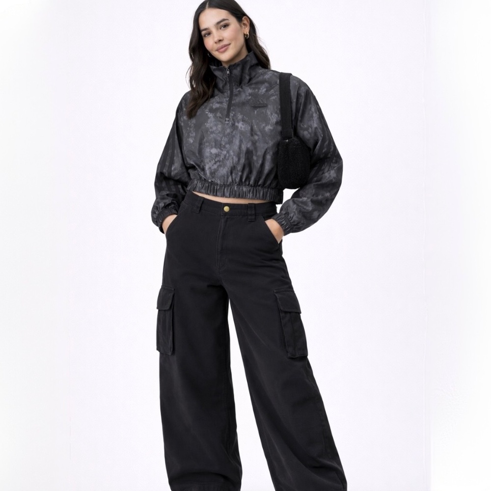 Adidas Top Size Small - Like New!